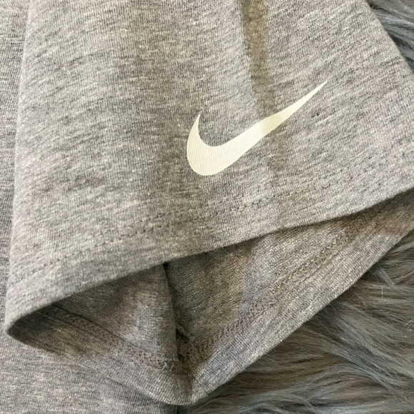 Nike Carolina Panthers T-Shirt NEW - Size Medium | Color: Grey - Picture 4 of 5